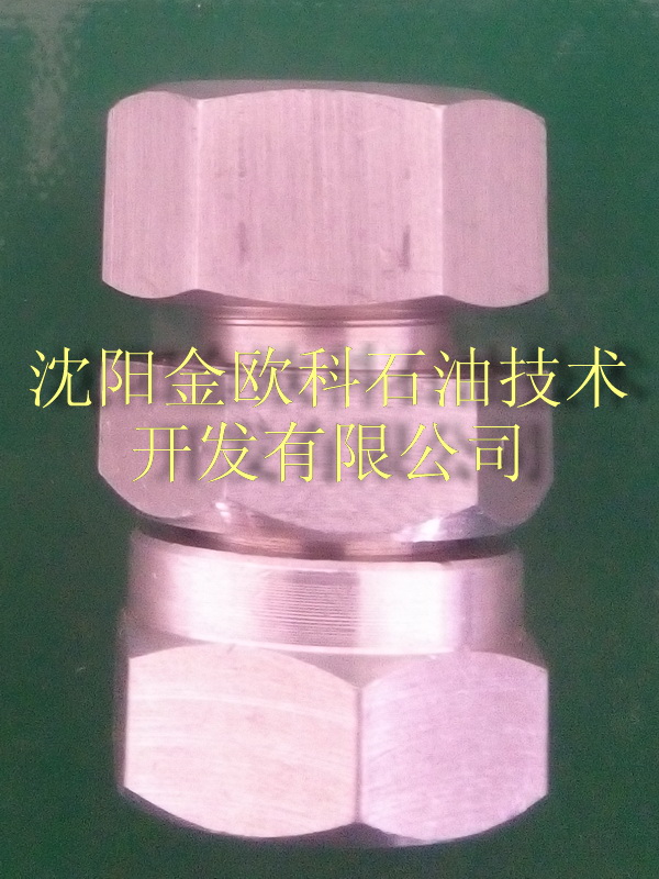 Thermocouple connection pressure cap